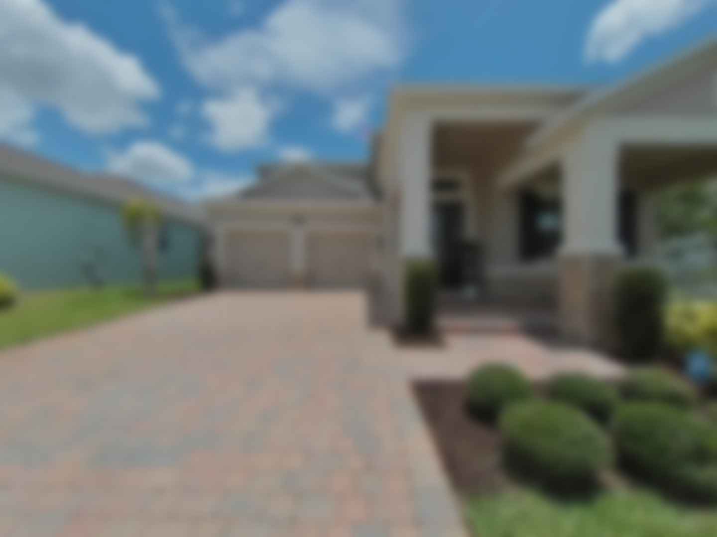 loading blurry tour image