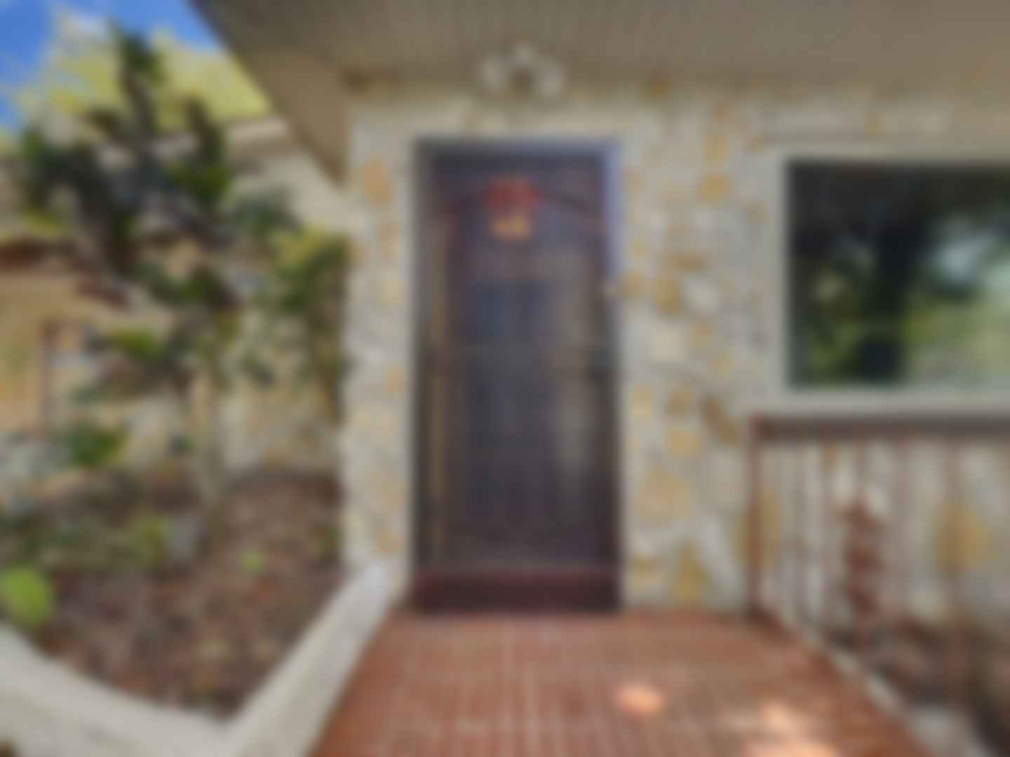 loading blurry tour image