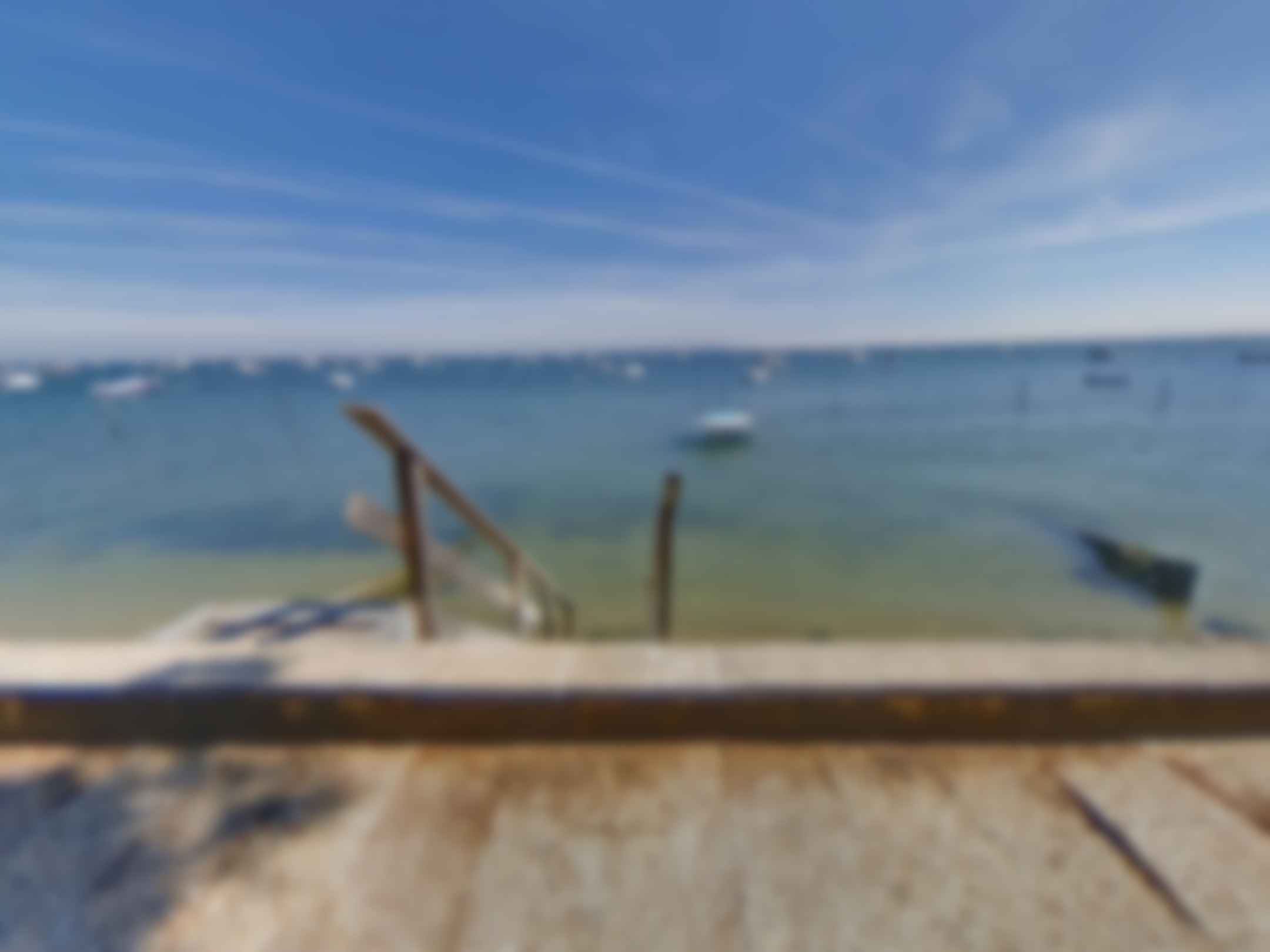 loading blurry tour image