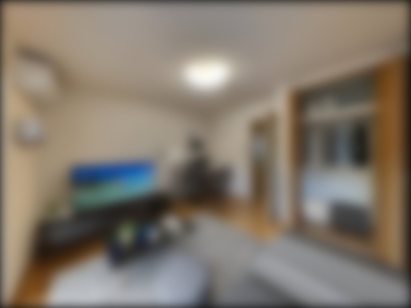 loading blurry tour image