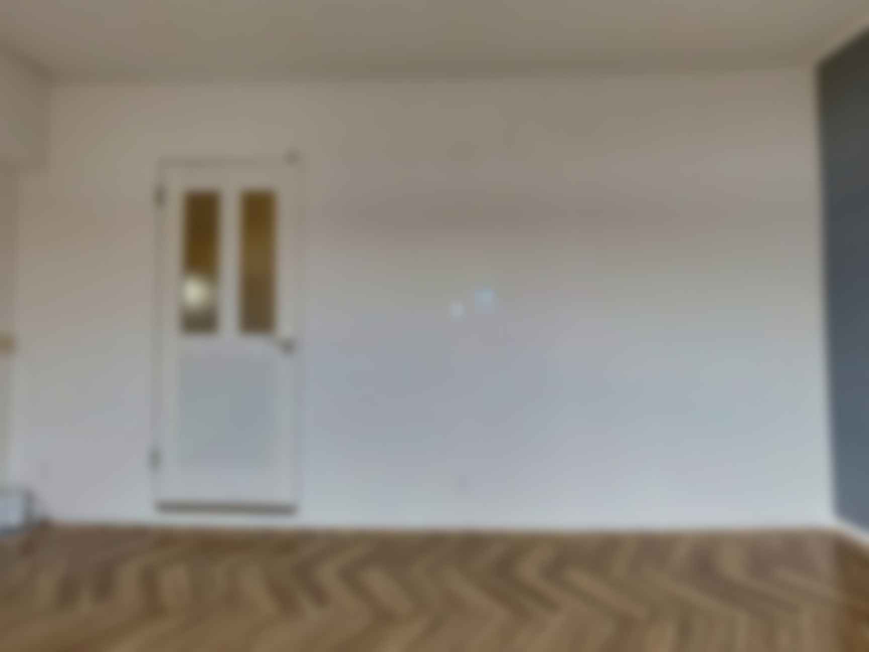 loading blurry tour image