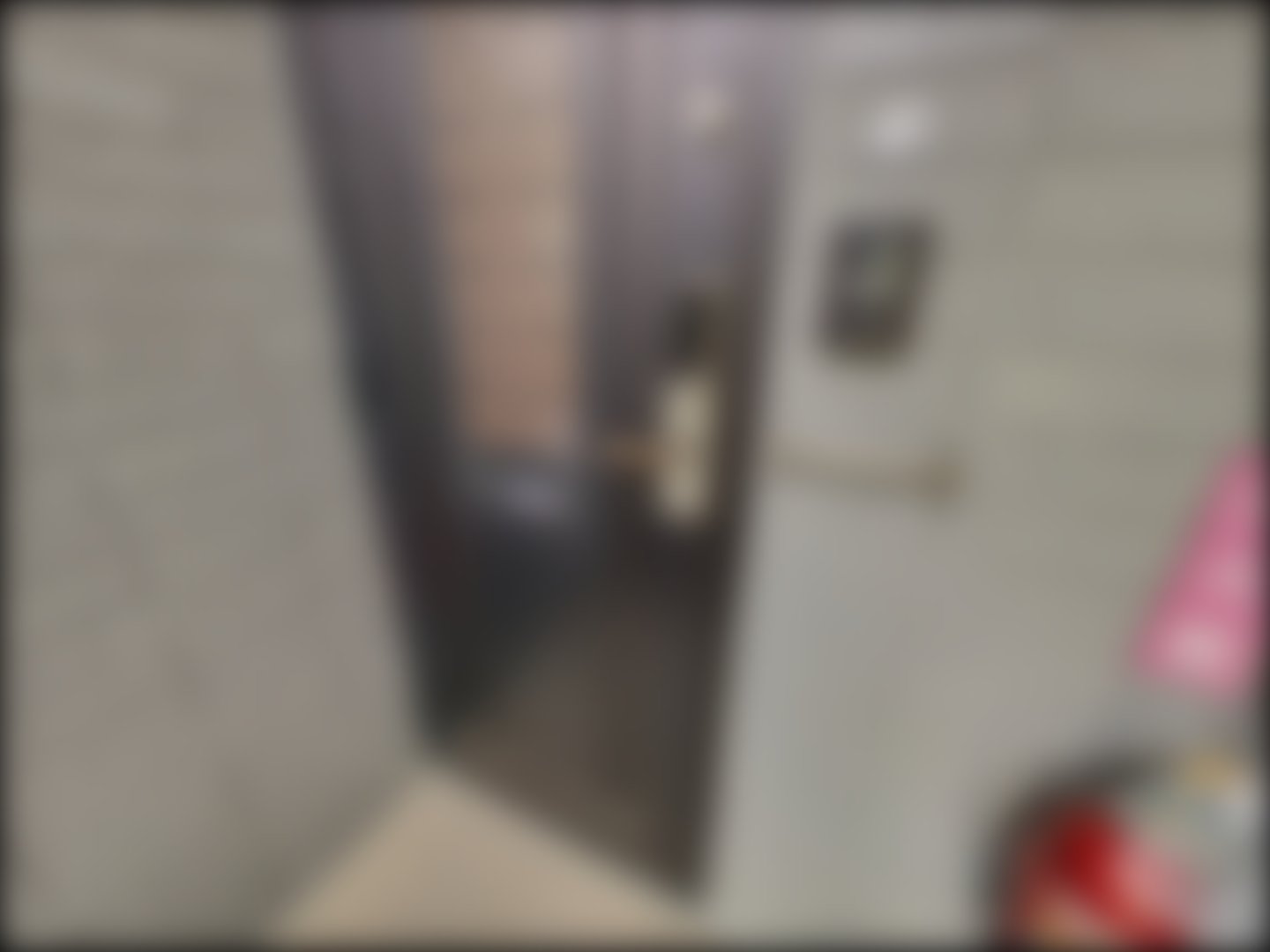 loading blurry tour image