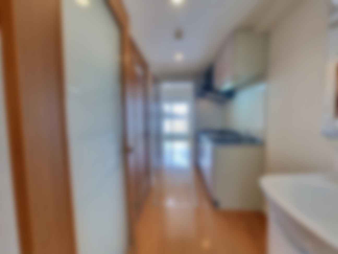 loading blurry tour image