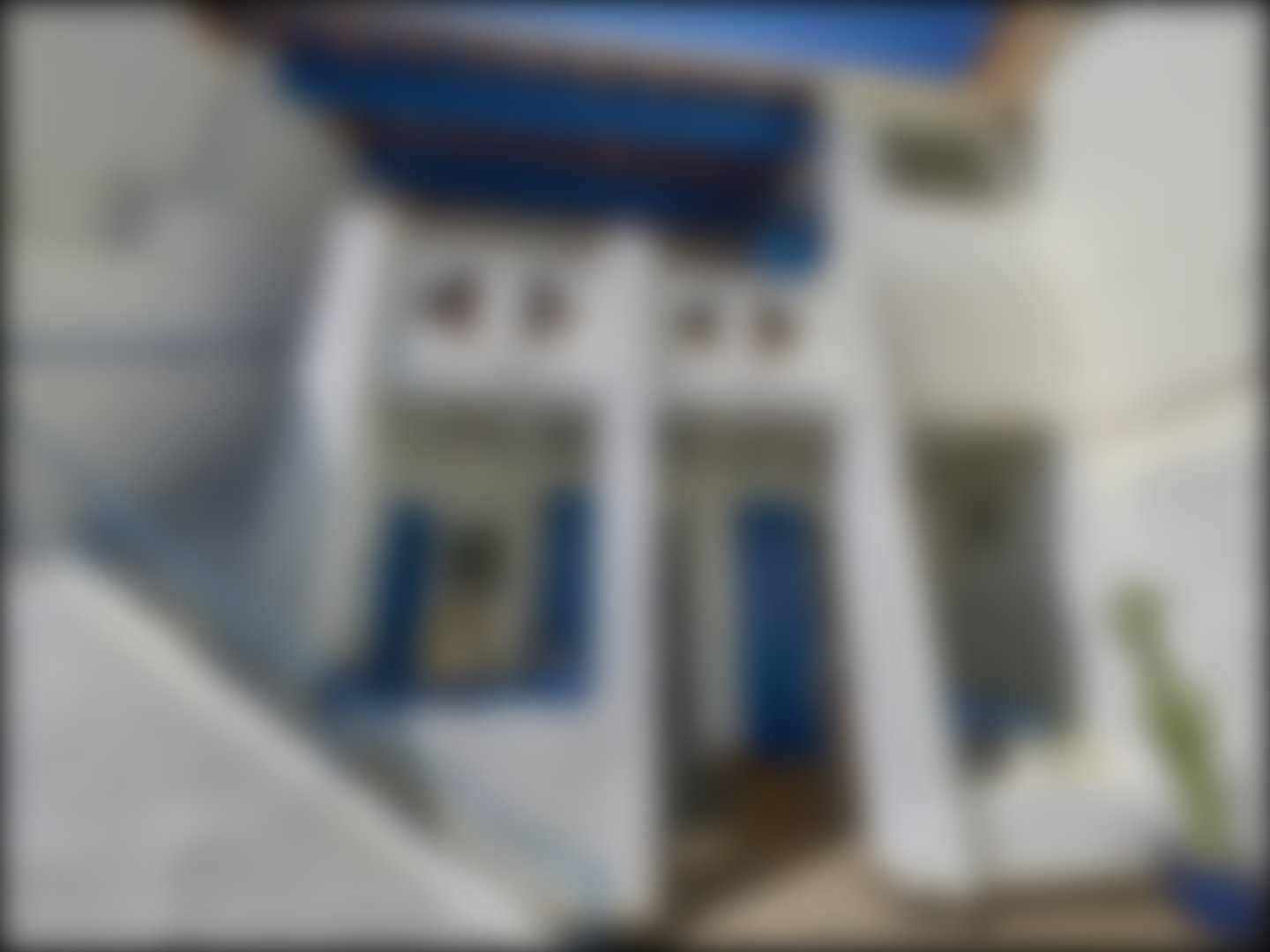 loading blurry tour image