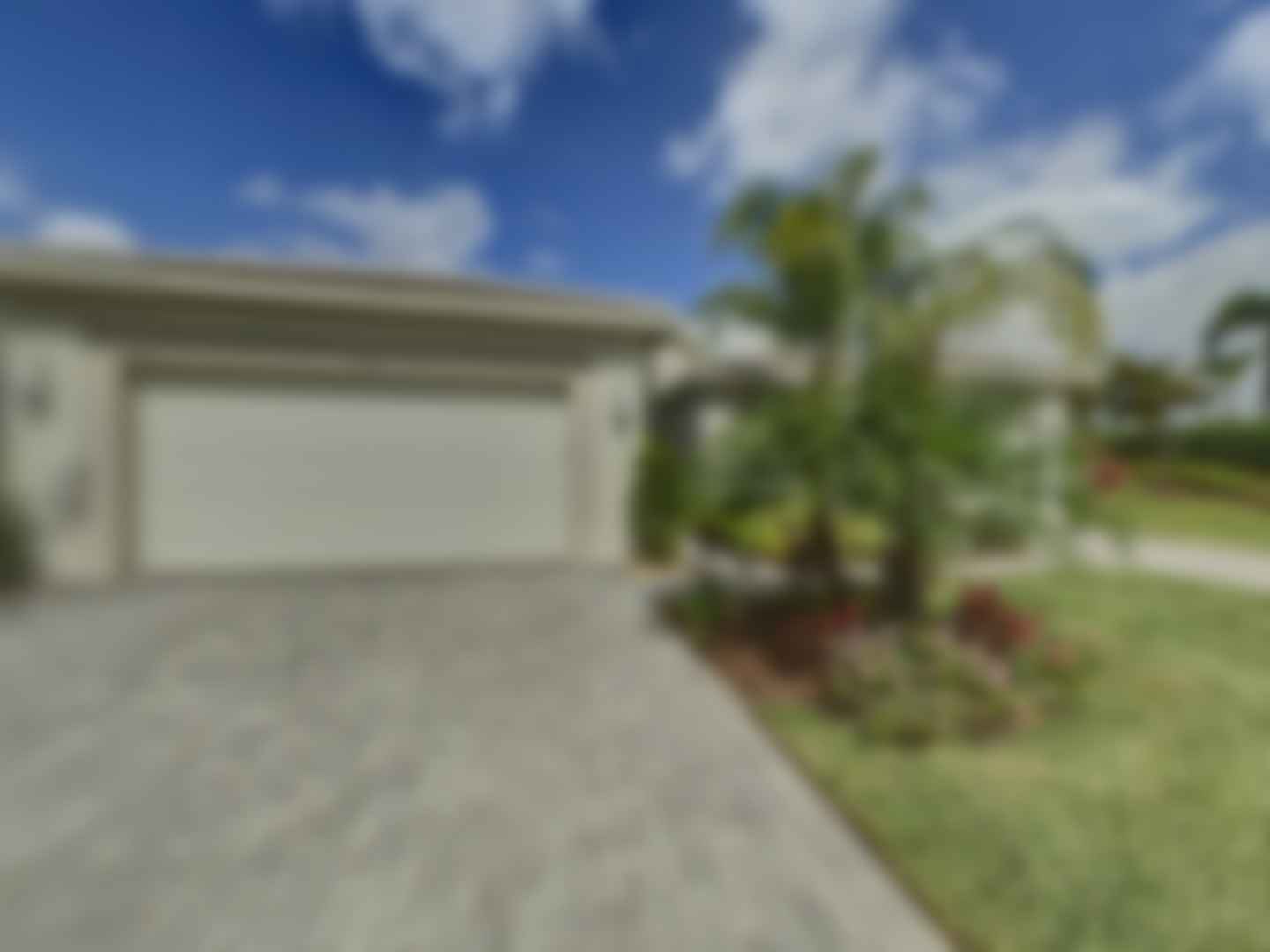 loading blurry tour image