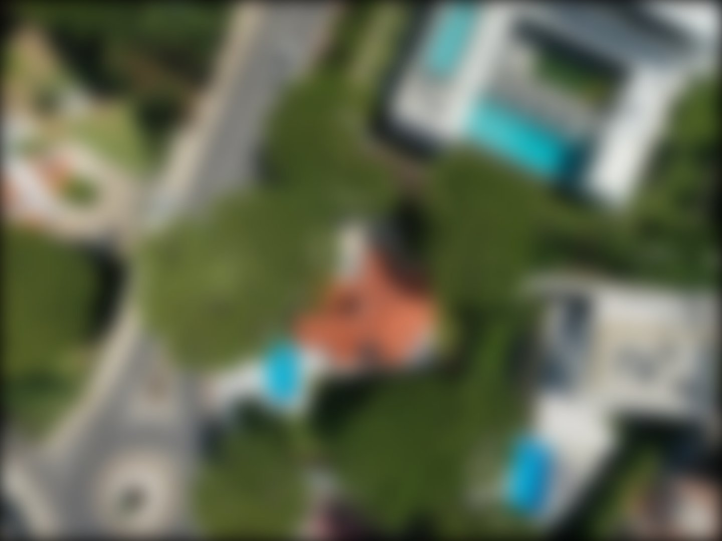 loading blurry tour image