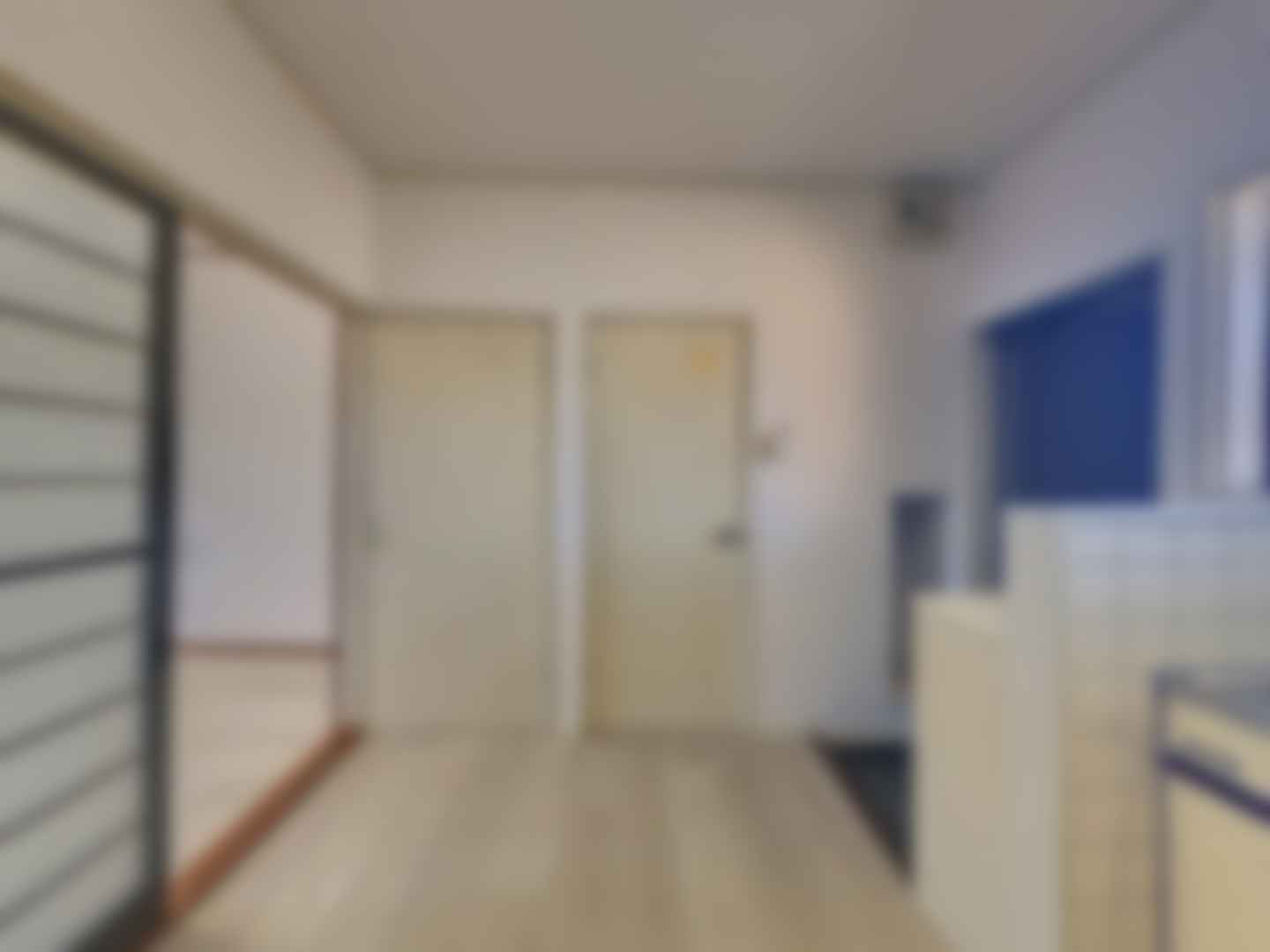 loading blurry tour image