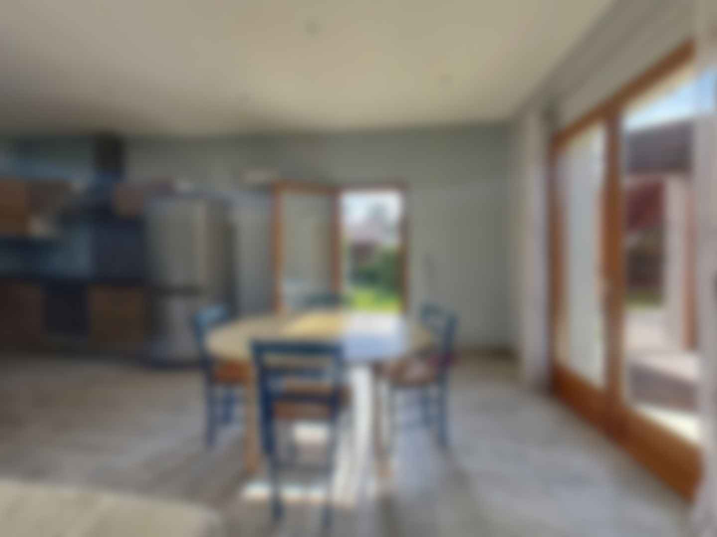 loading blurry tour image