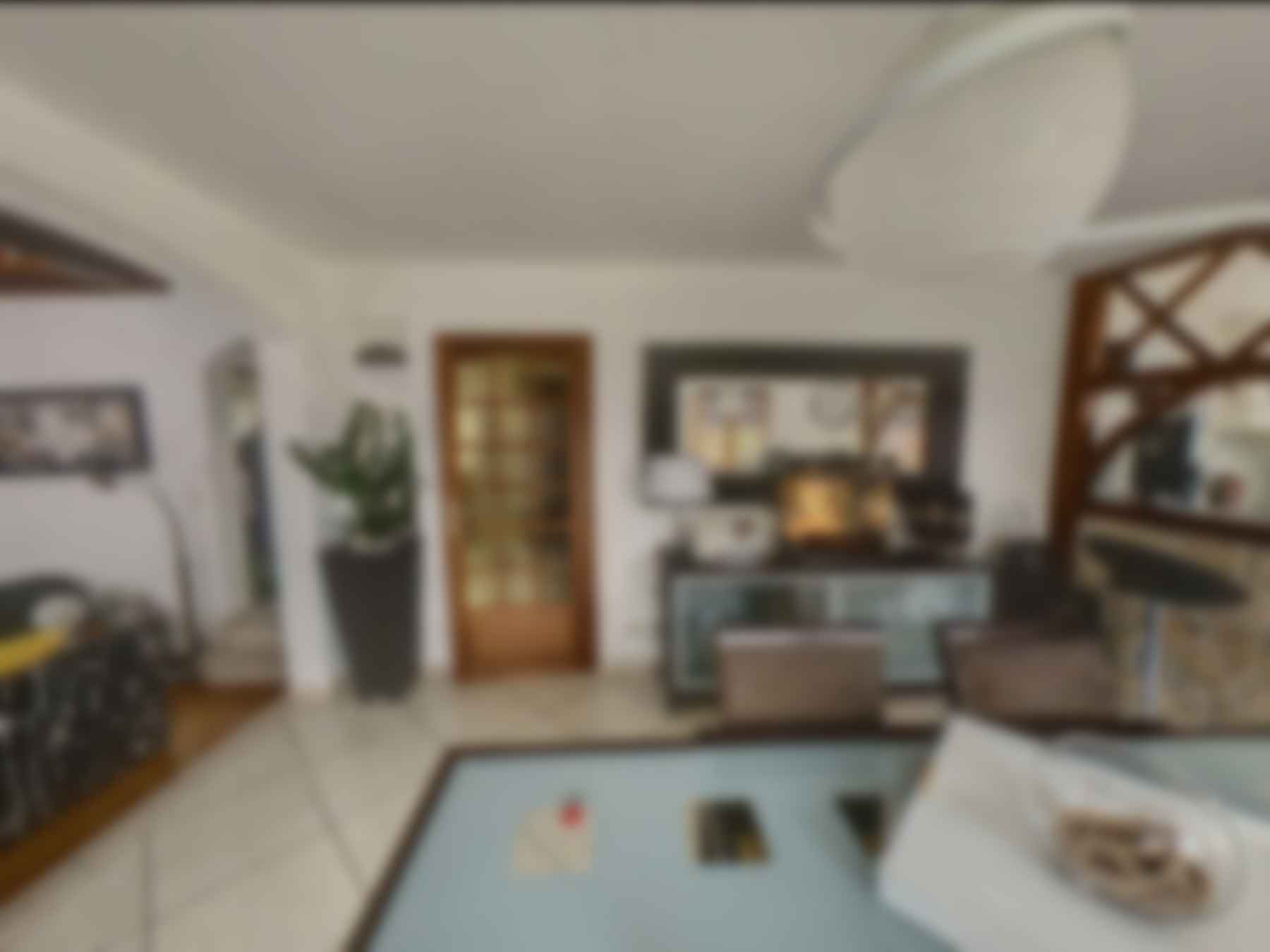 loading blurry tour image