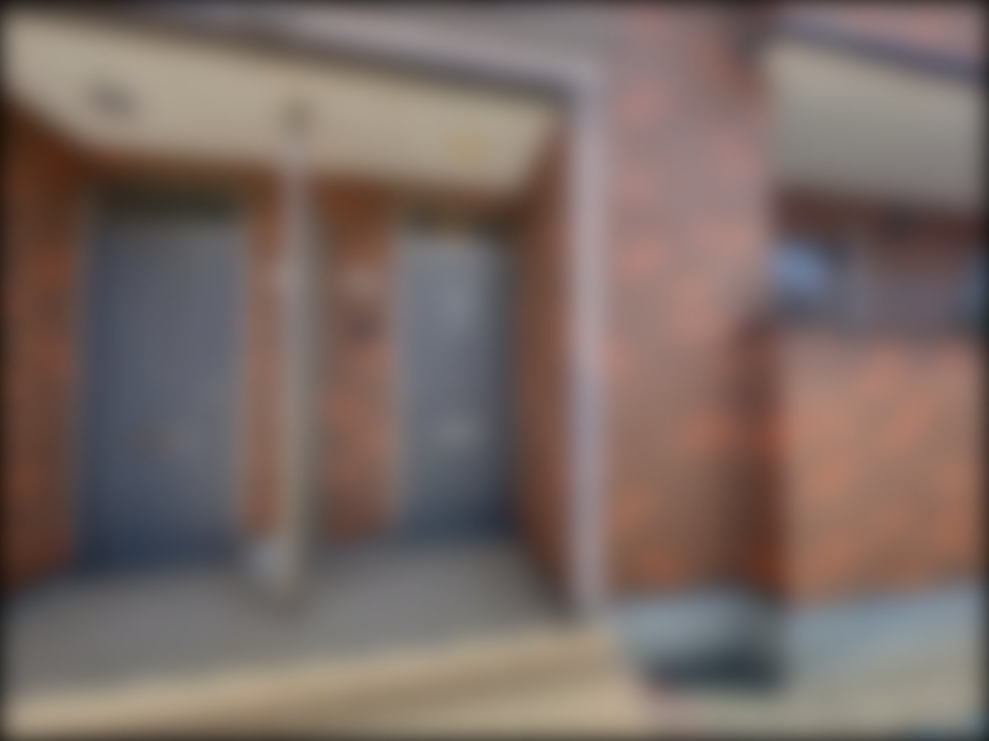 loading blurry tour image