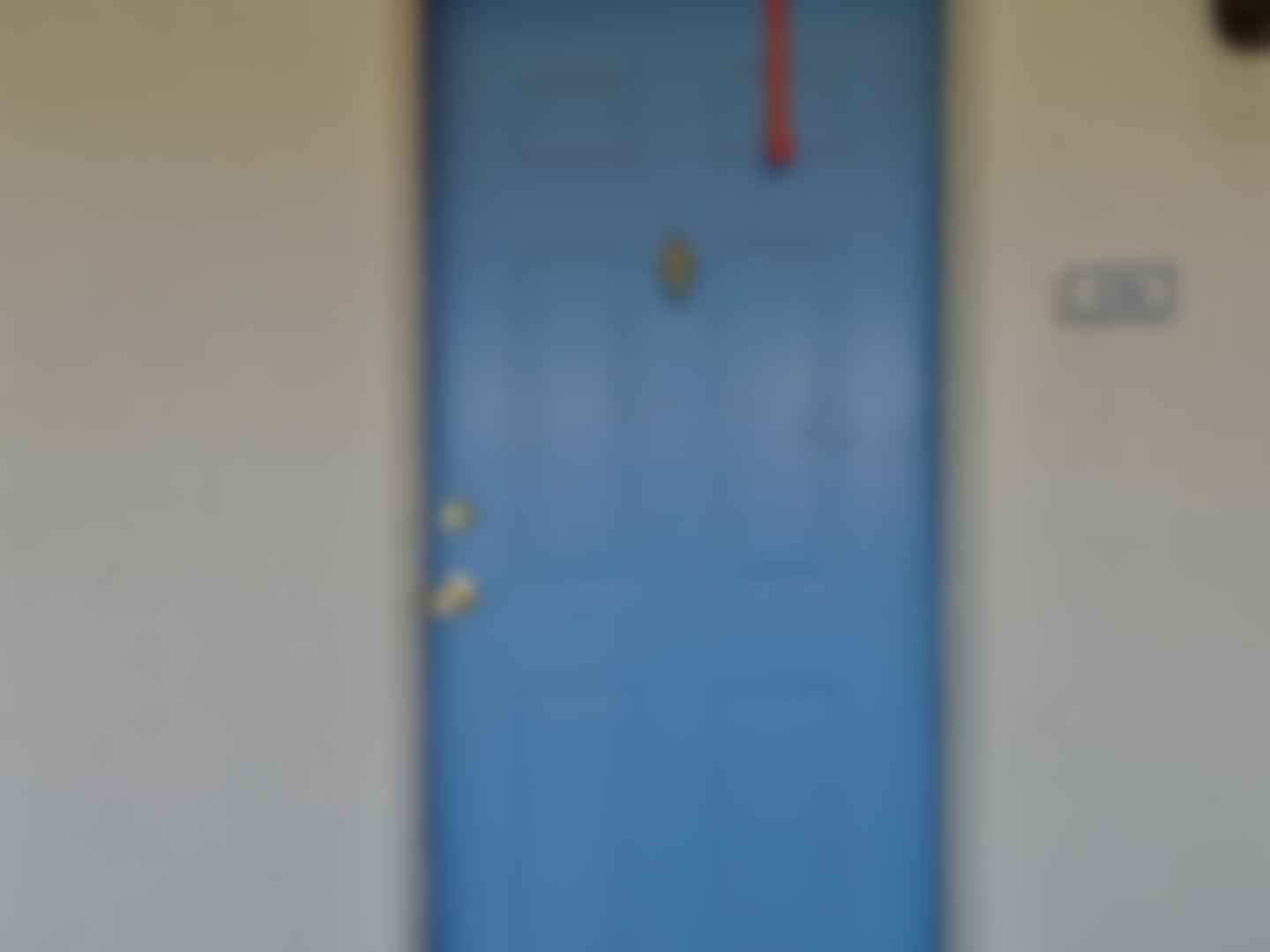 loading blurry tour image