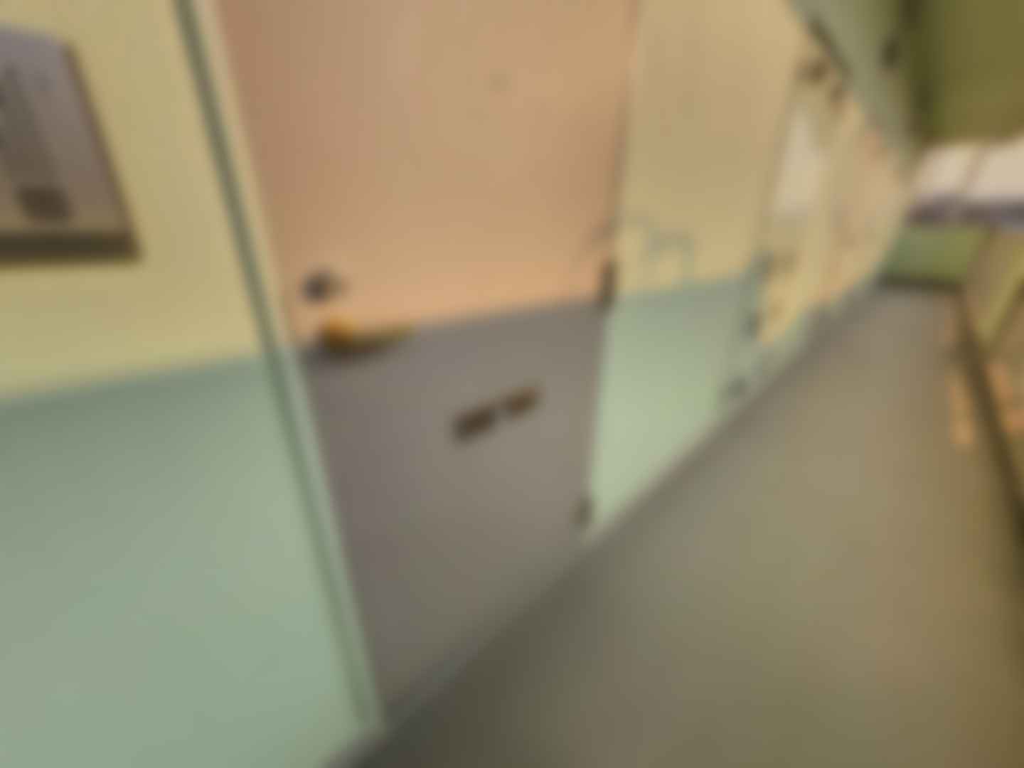 loading blurry tour image