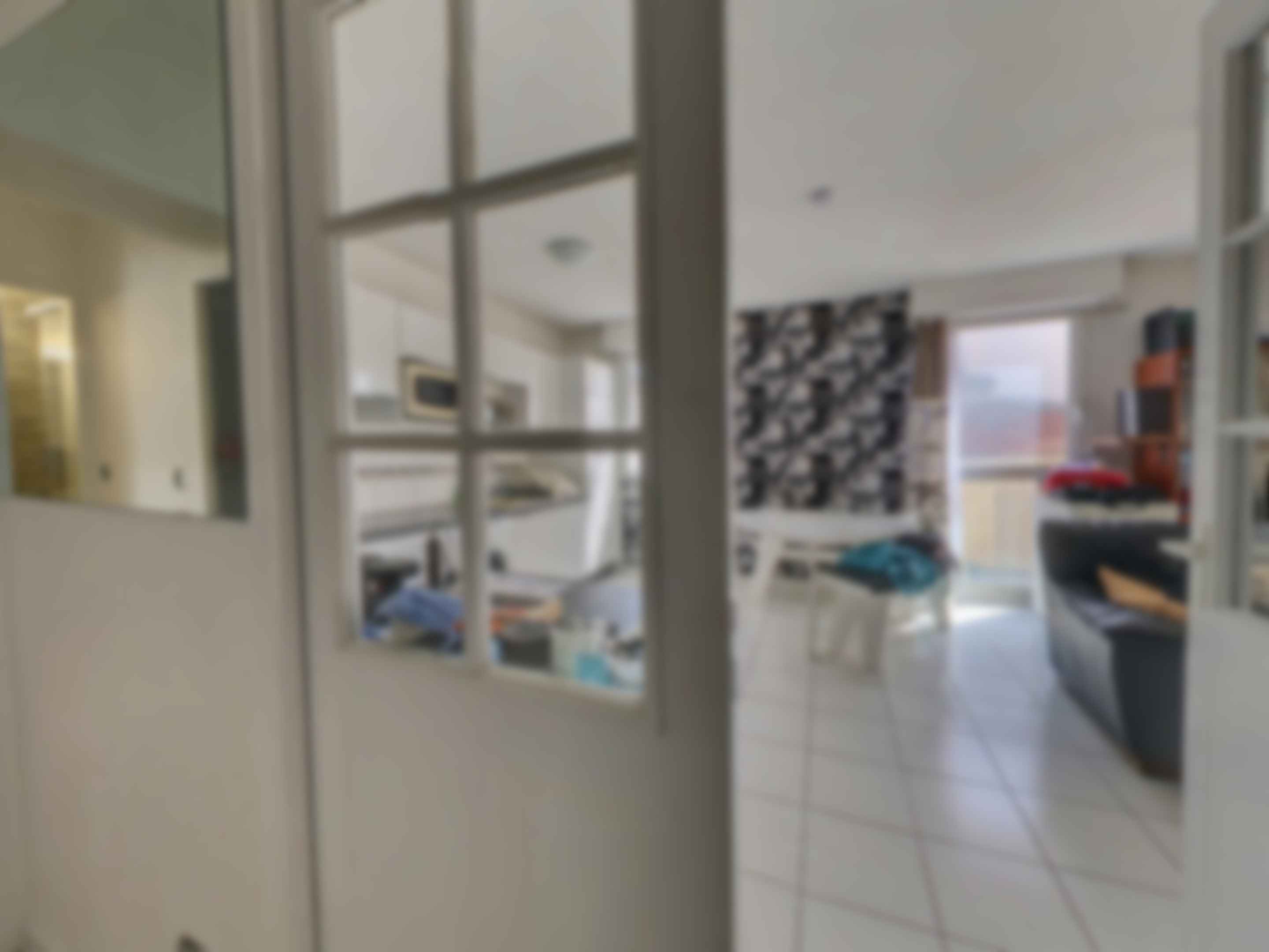 loading blurry tour image