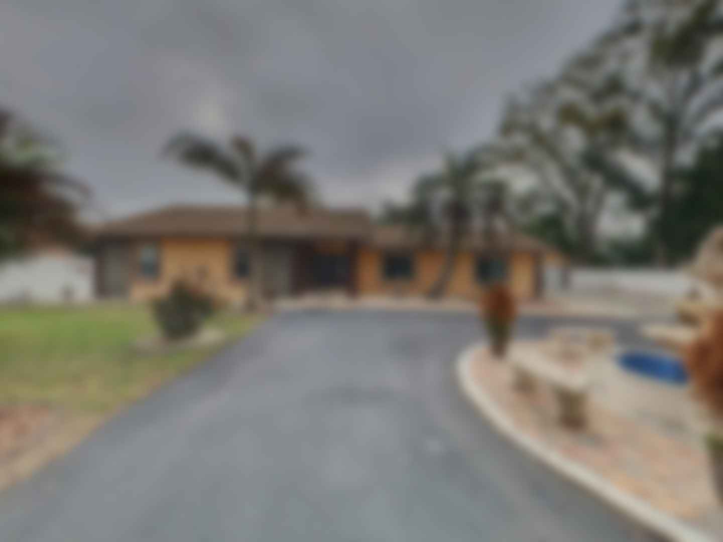 loading blurry tour image