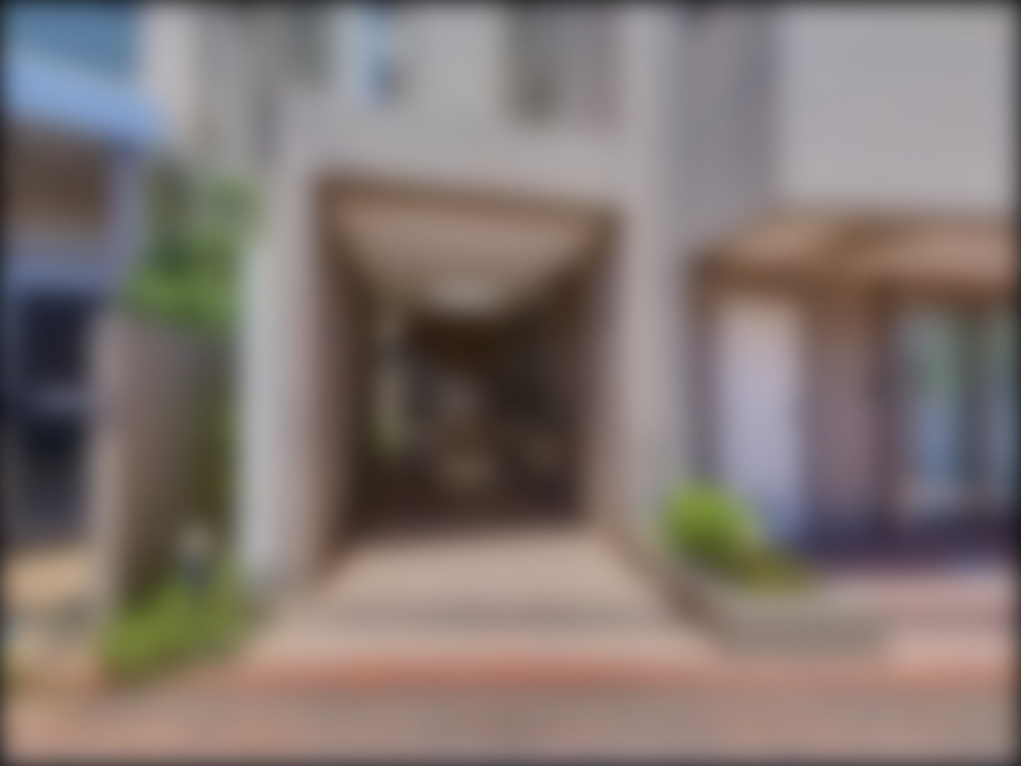 loading blurry tour image