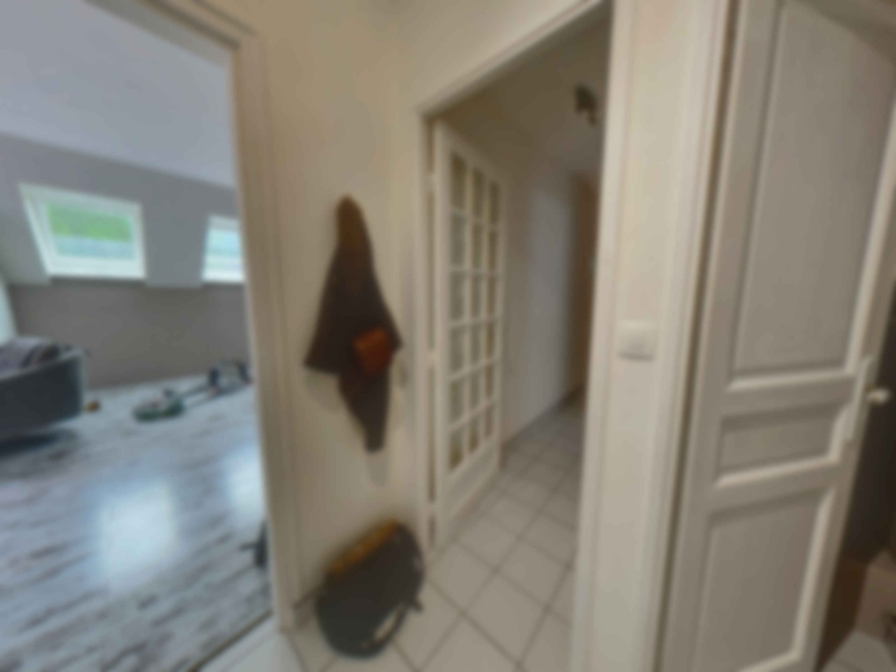 loading blurry tour image