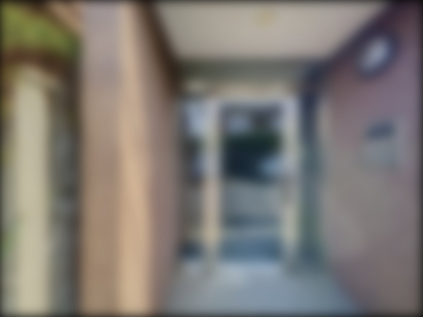 loading blurry tour image