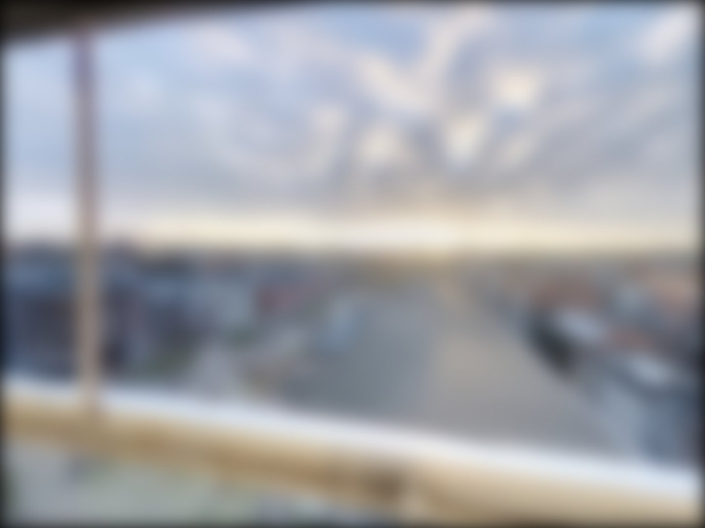 loading blurry tour image