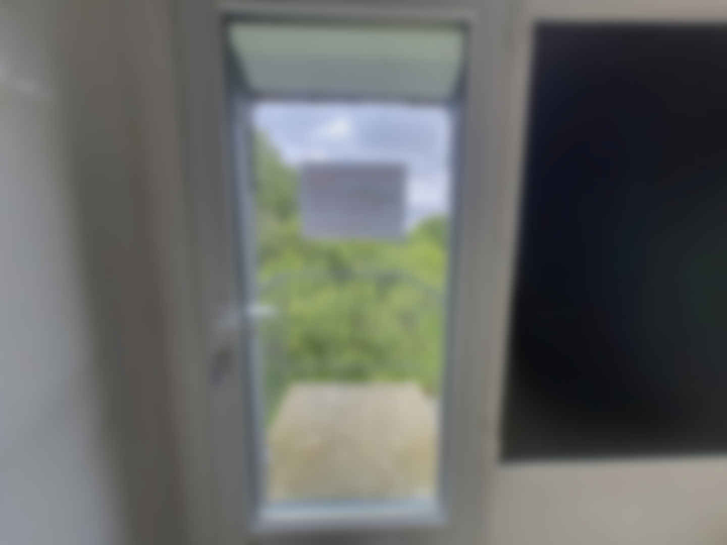 loading blurry tour image