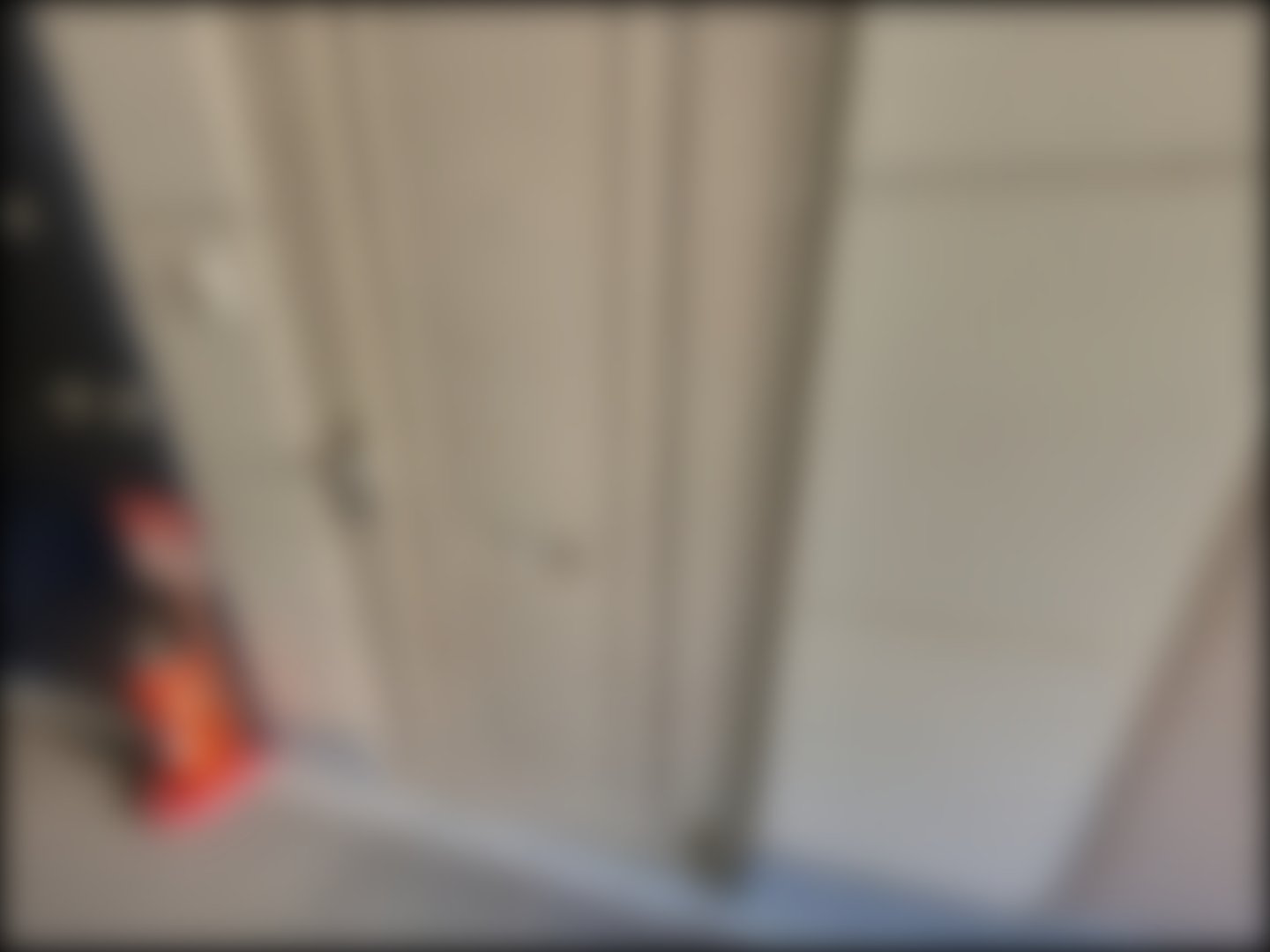 loading blurry tour image