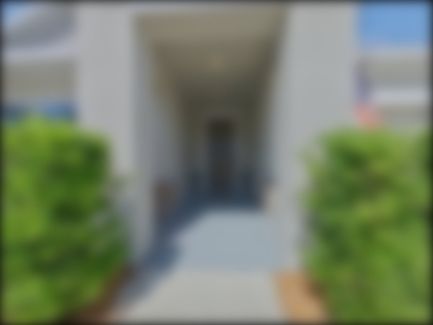 loading blurry tour image