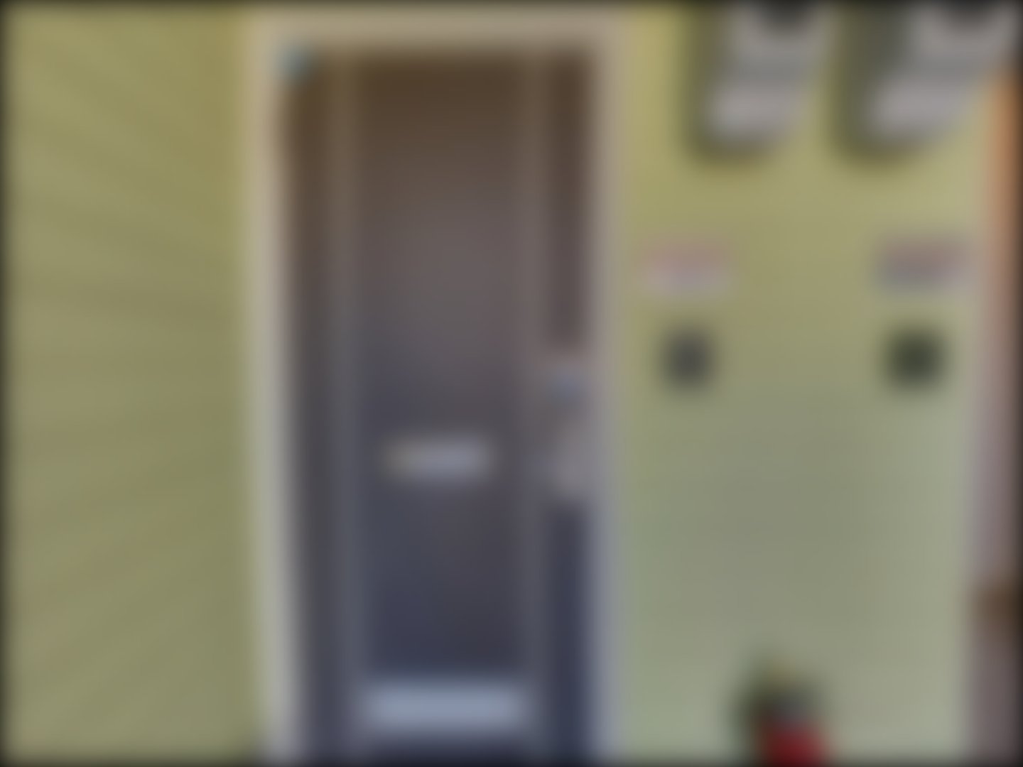 loading blurry tour image