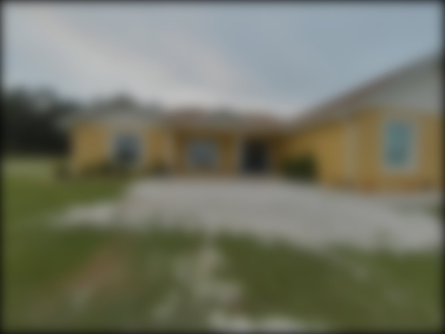 loading blurry tour image