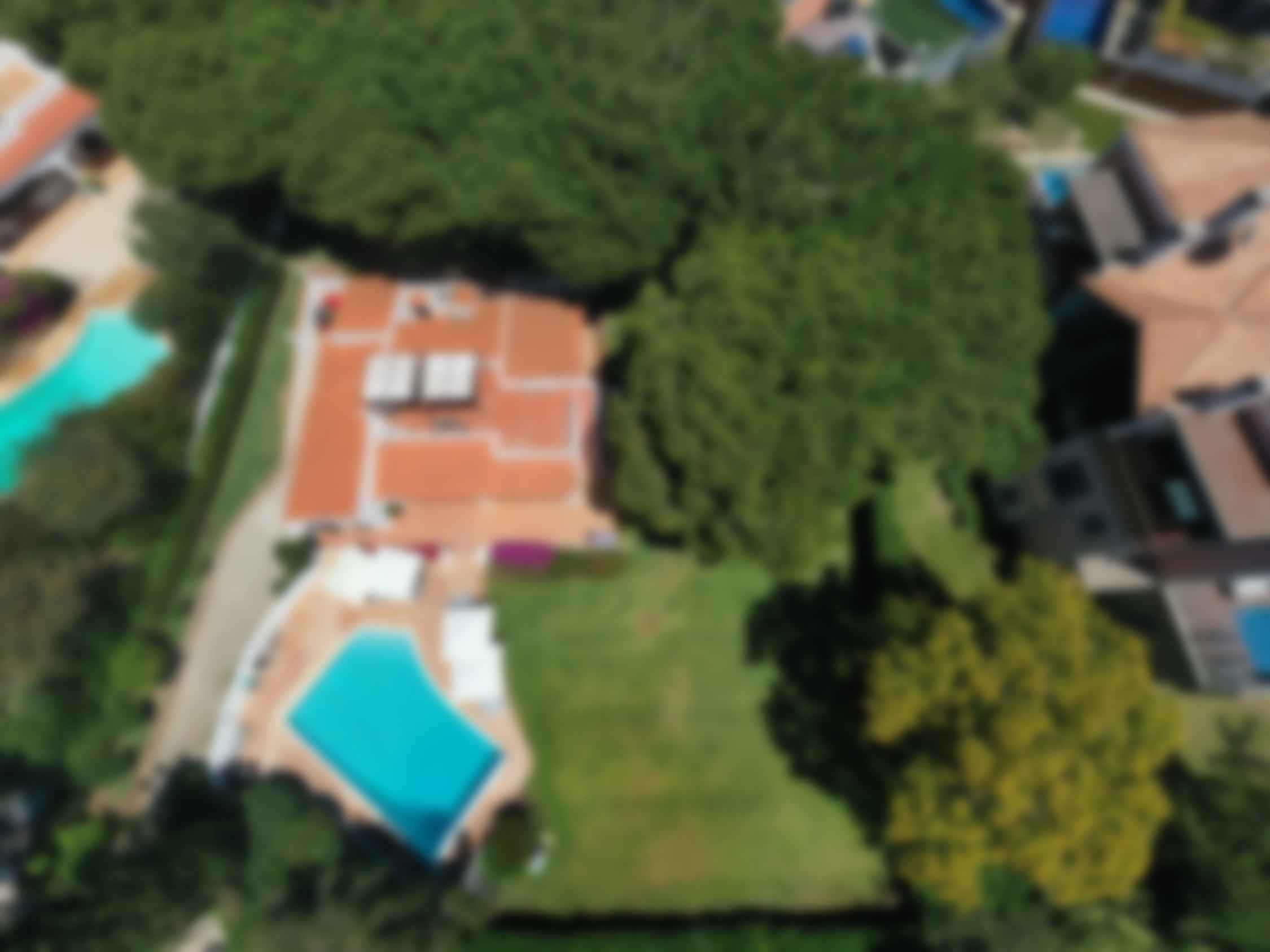 loading blurry tour image