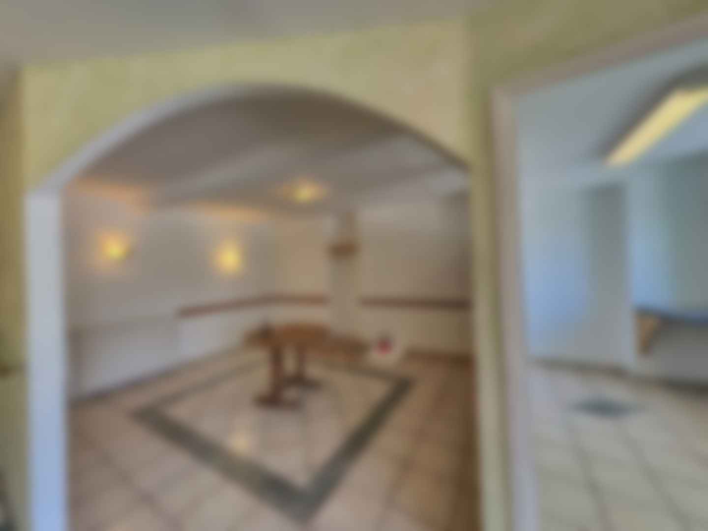 loading blurry tour image