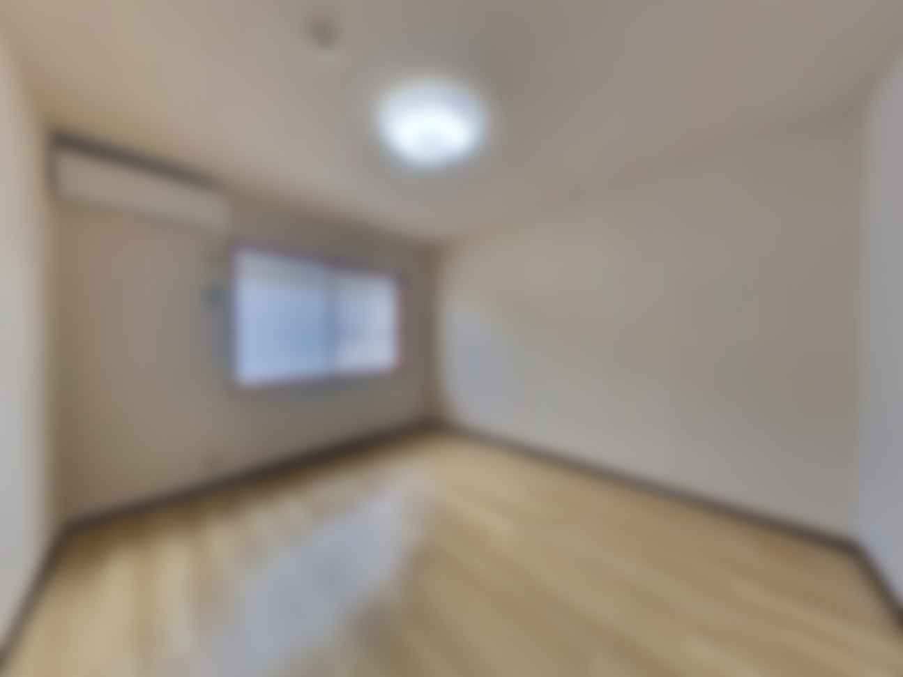 loading blurry tour image