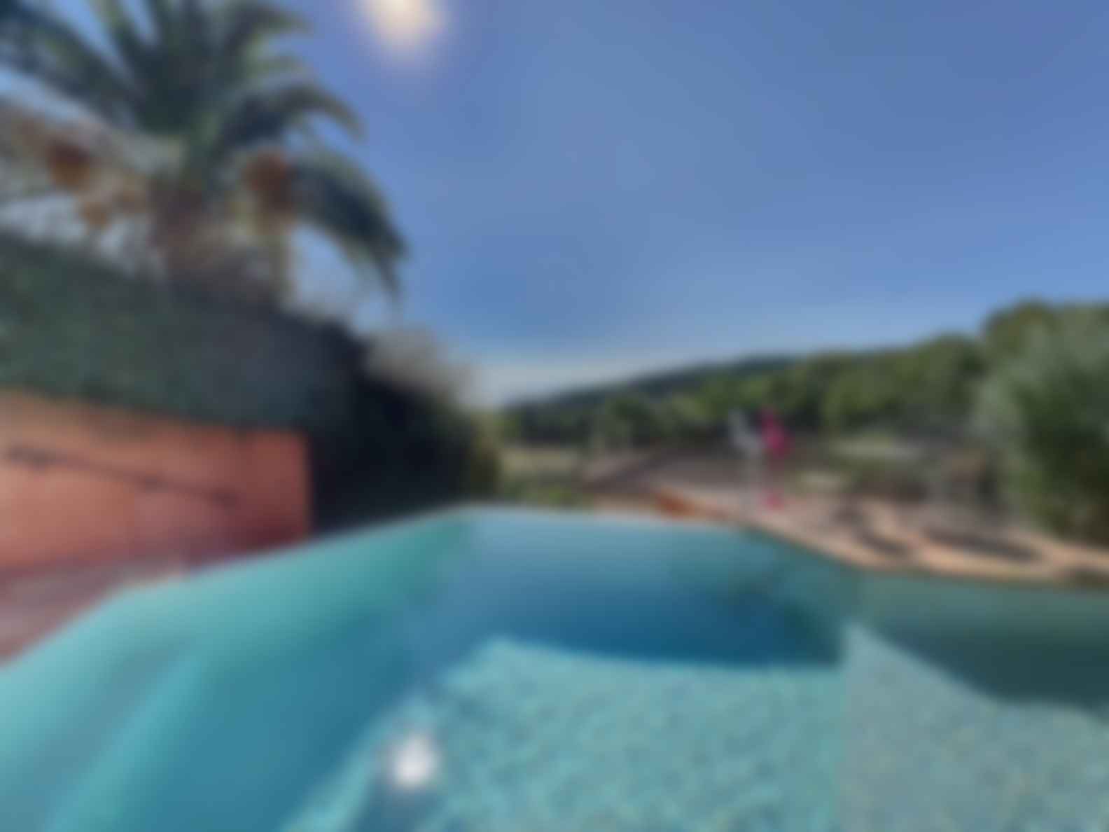 loading blurry tour image