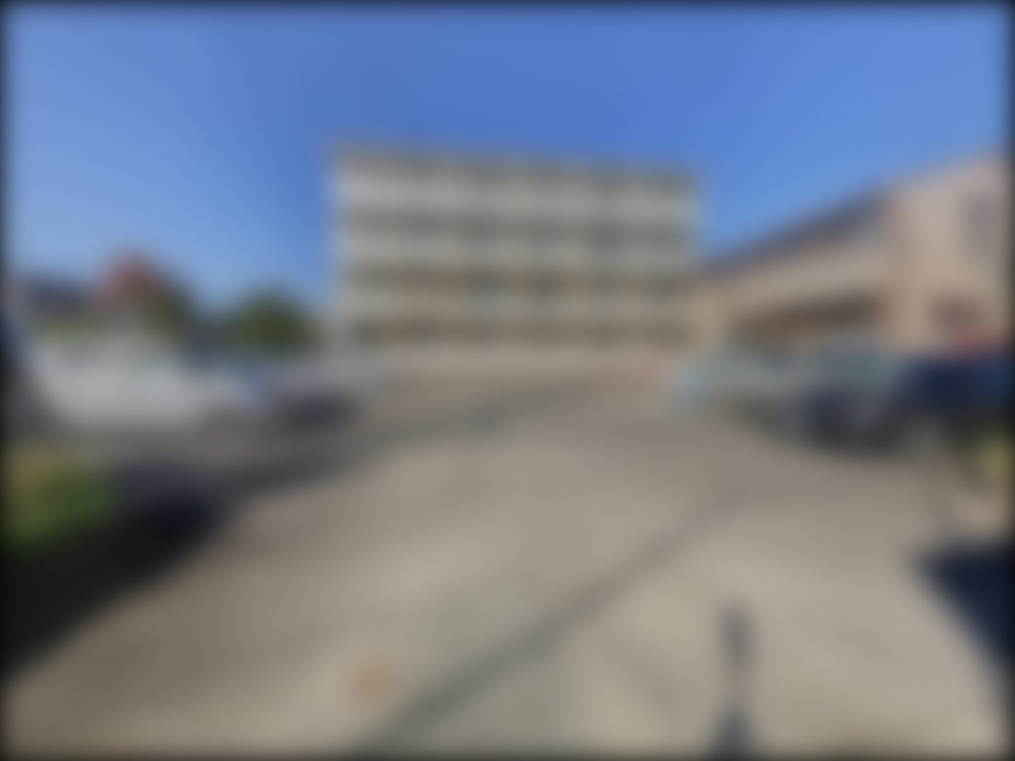 loading blurry tour image