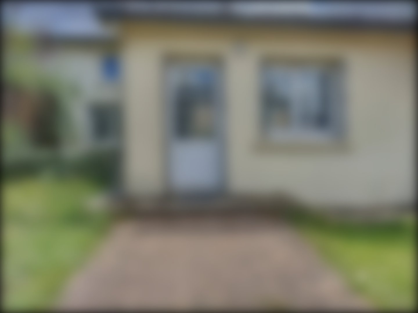 loading blurry tour image