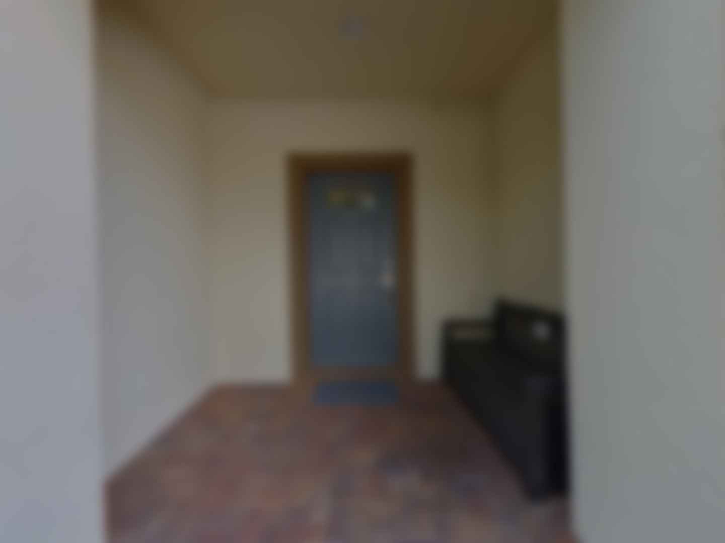 loading blurry tour image