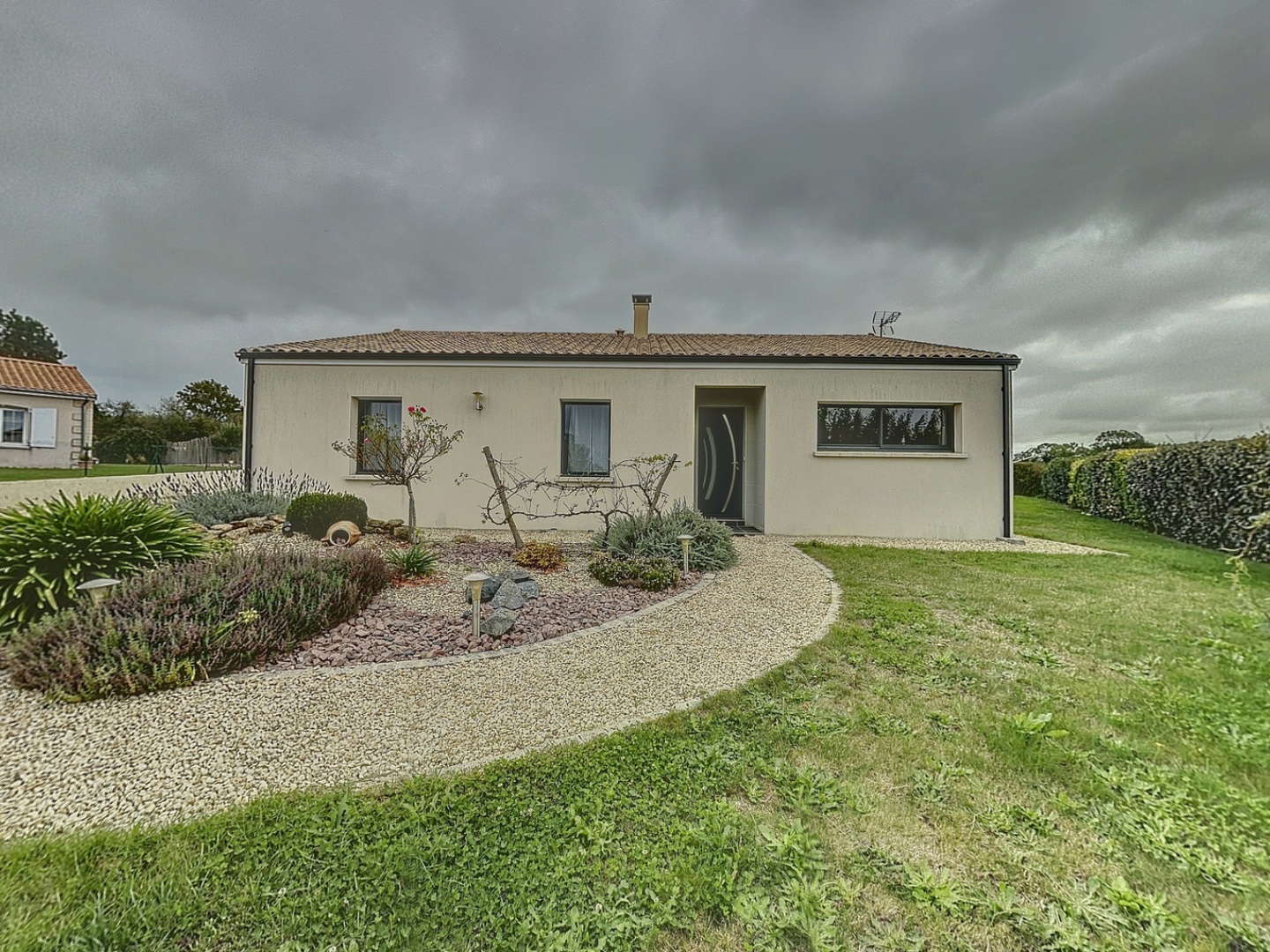 loading blurry tour image