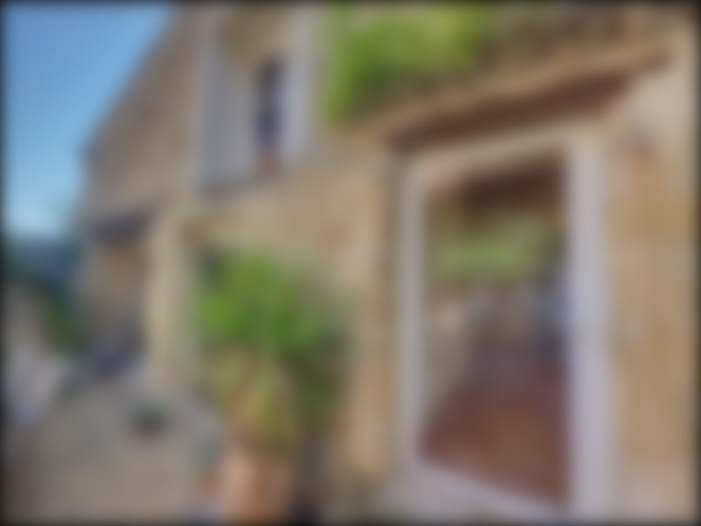 loading blurry tour image