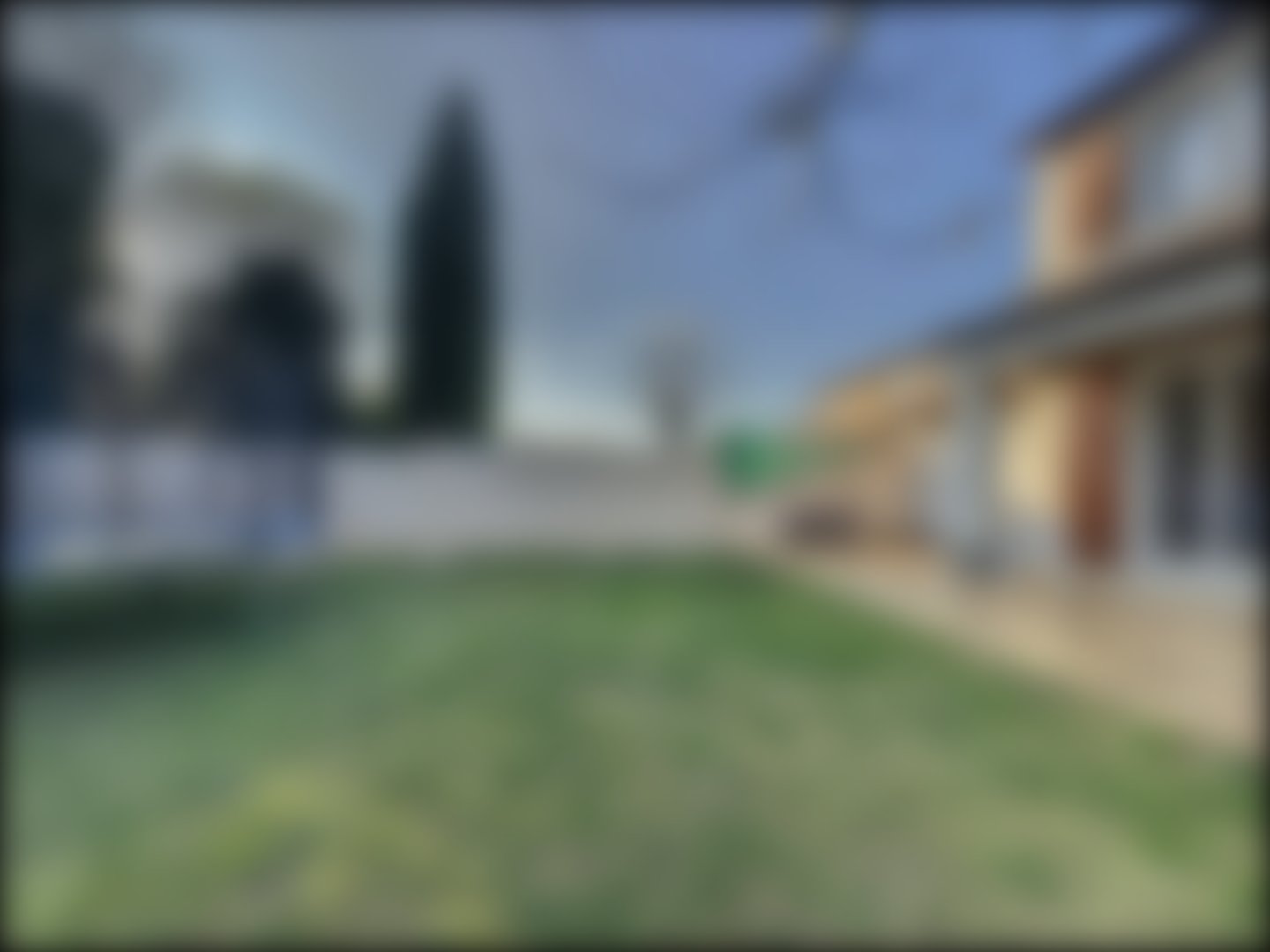 loading blurry tour image