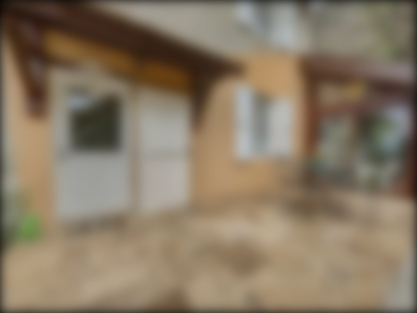 loading blurry tour image