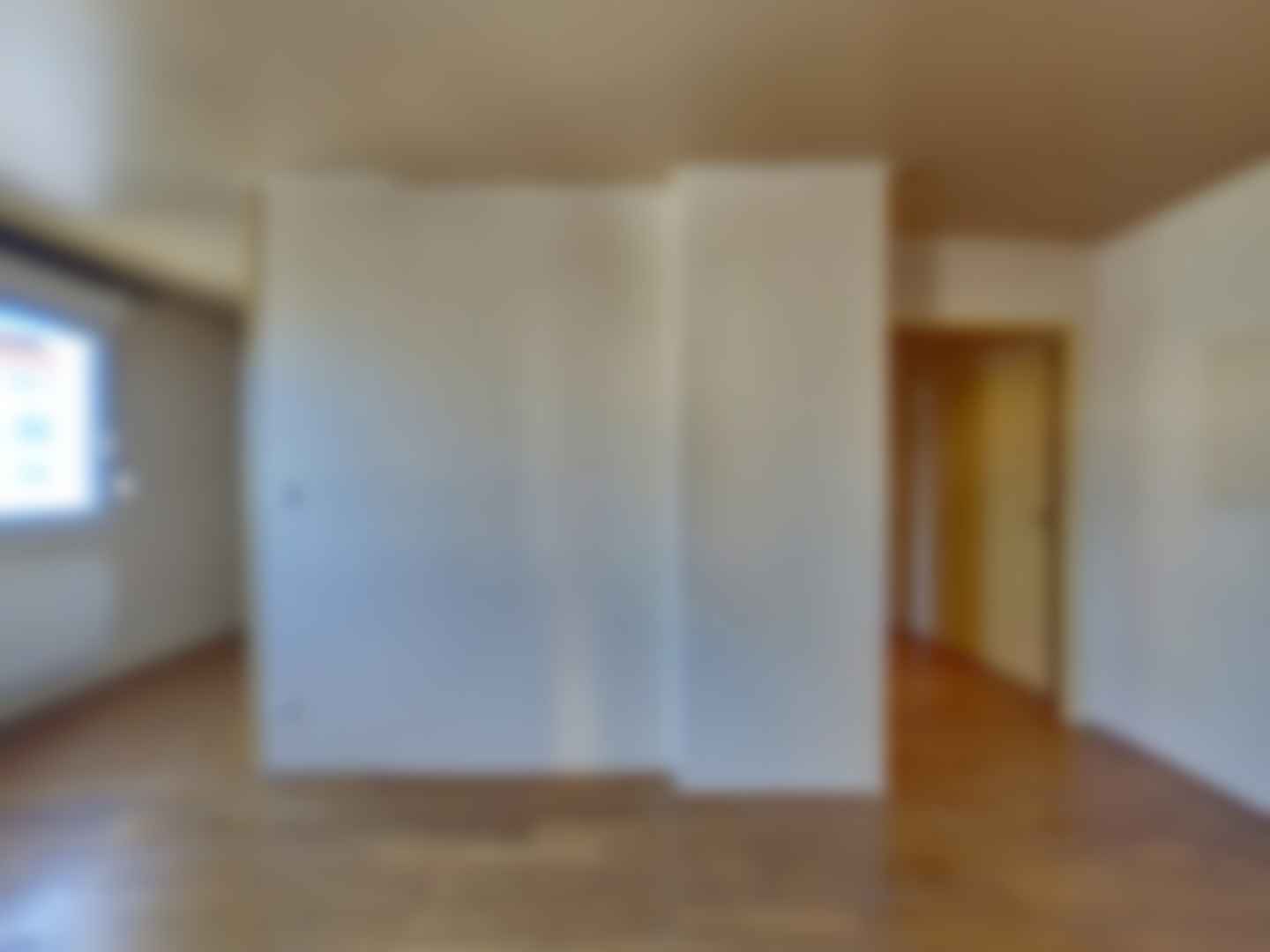 loading blurry tour image