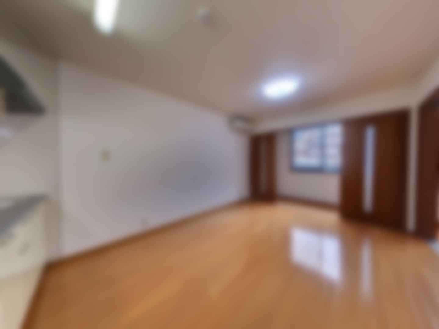 loading blurry tour image