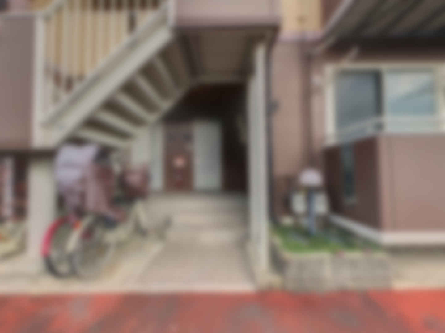 loading blurry tour image