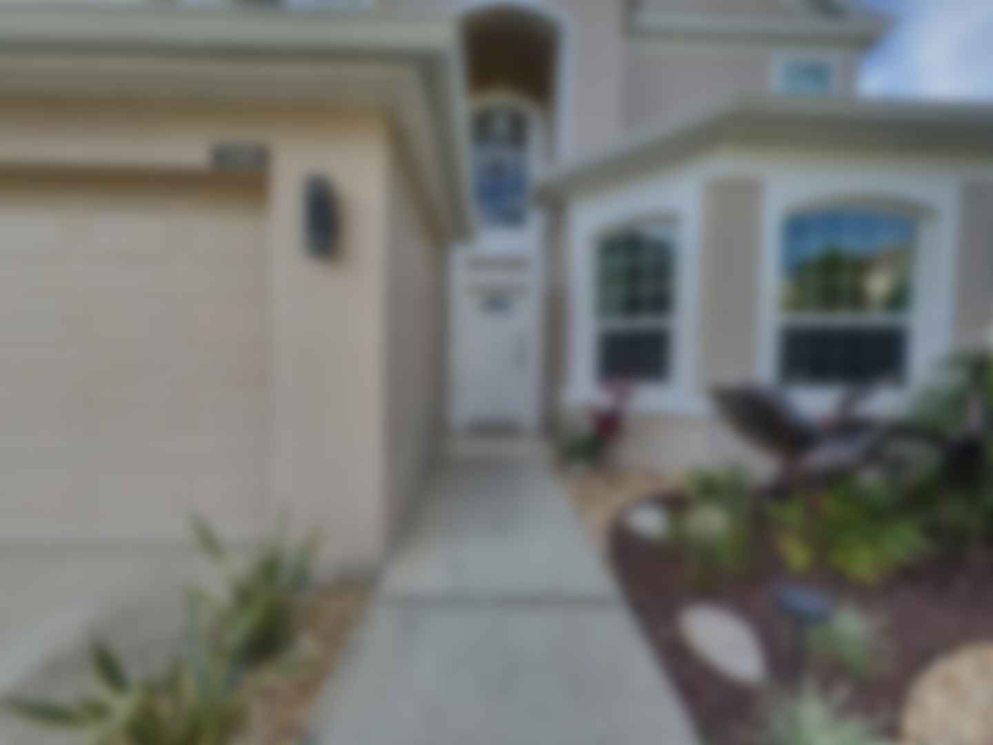 loading blurry tour image