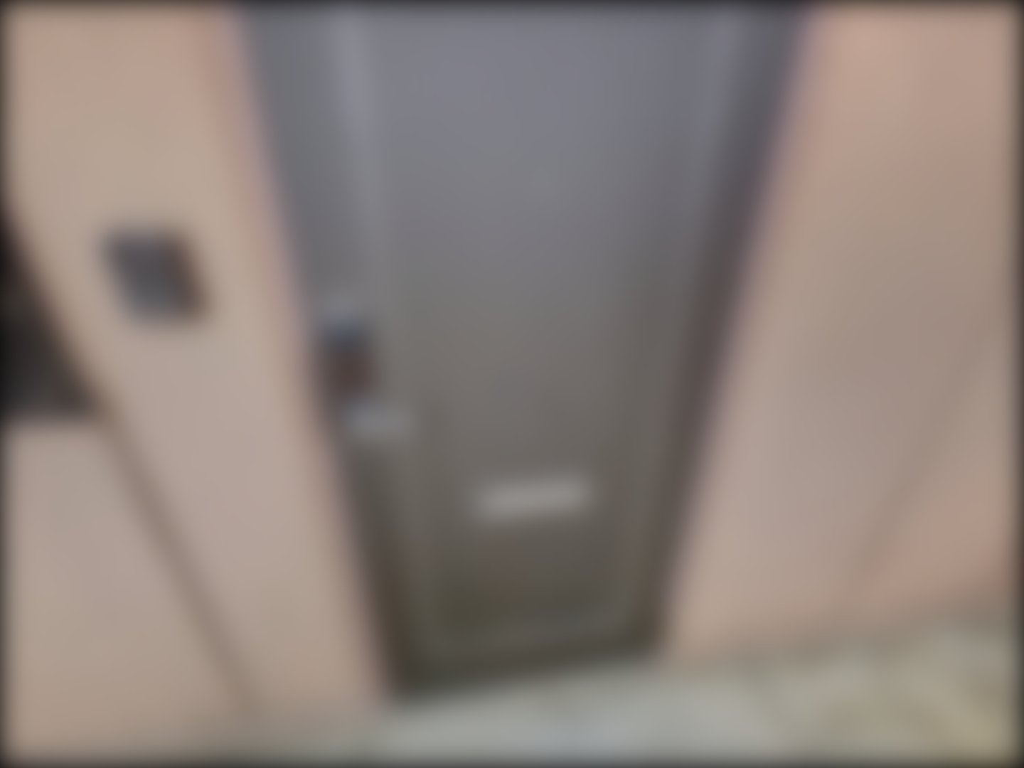 loading blurry tour image