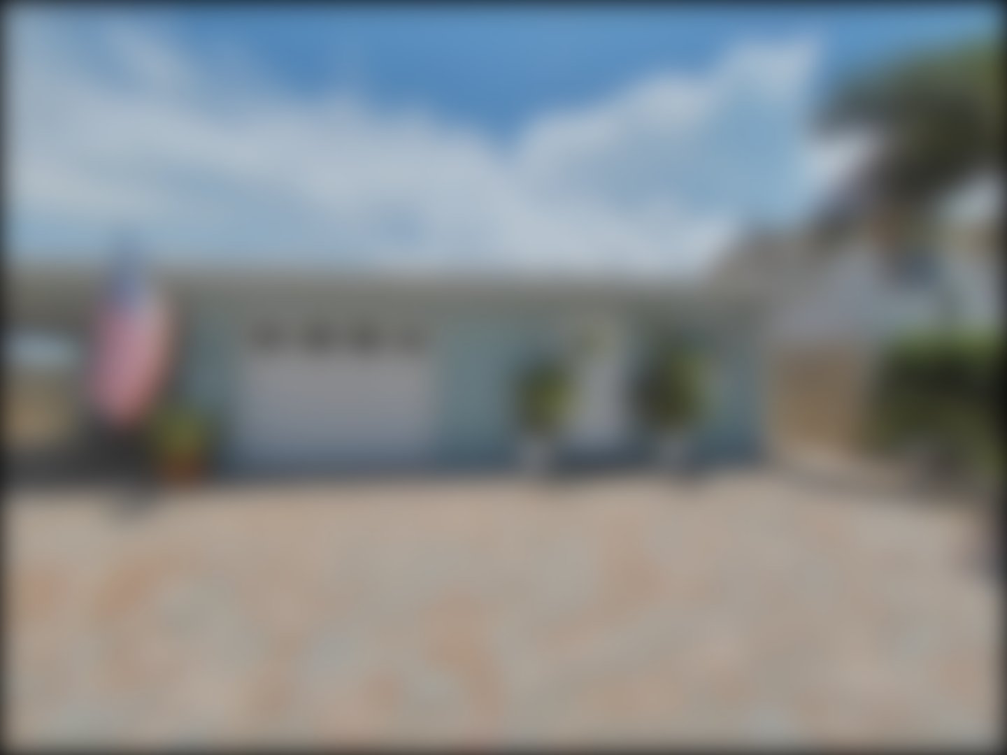 loading blurry tour image