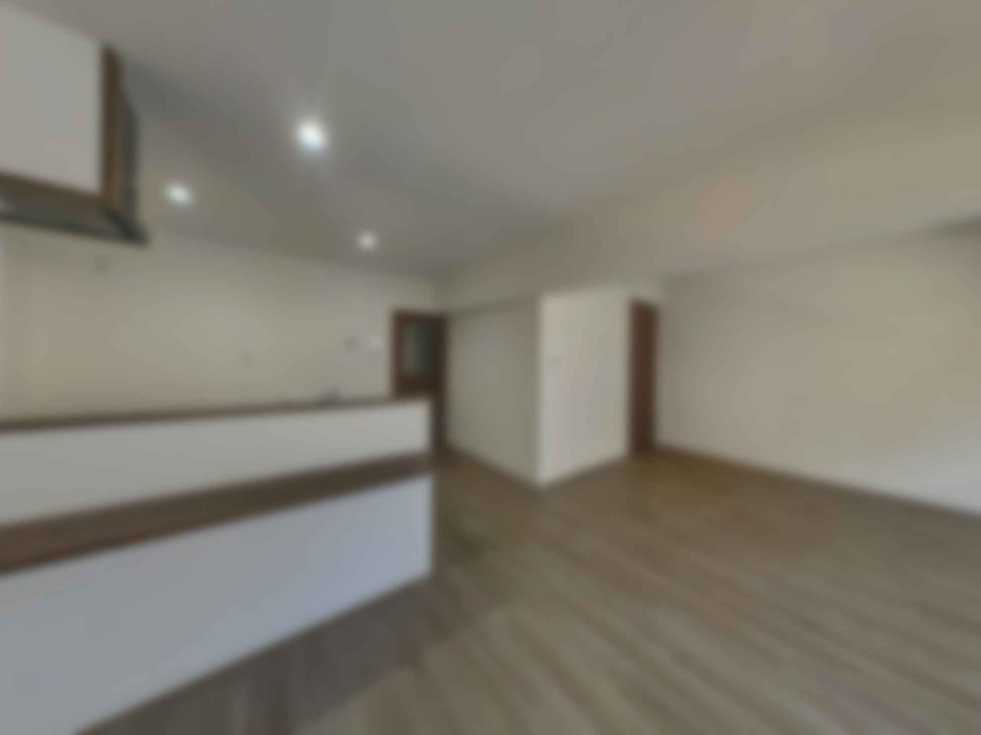 loading blurry tour image