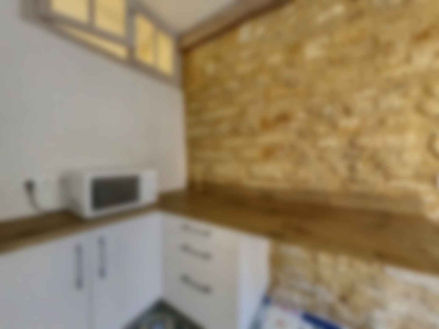 loading blurry tour image