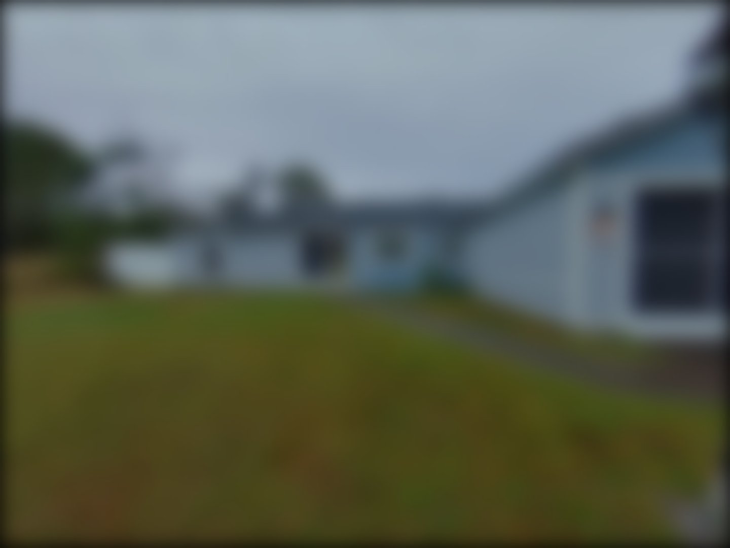 loading blurry tour image