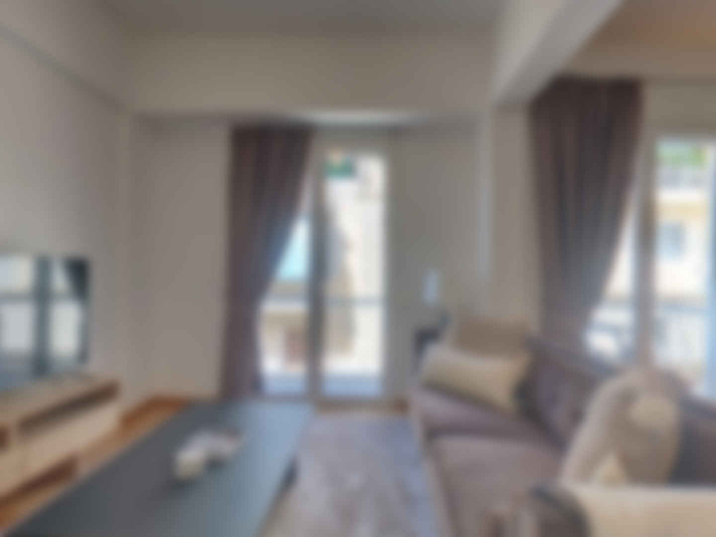 loading blurry tour image