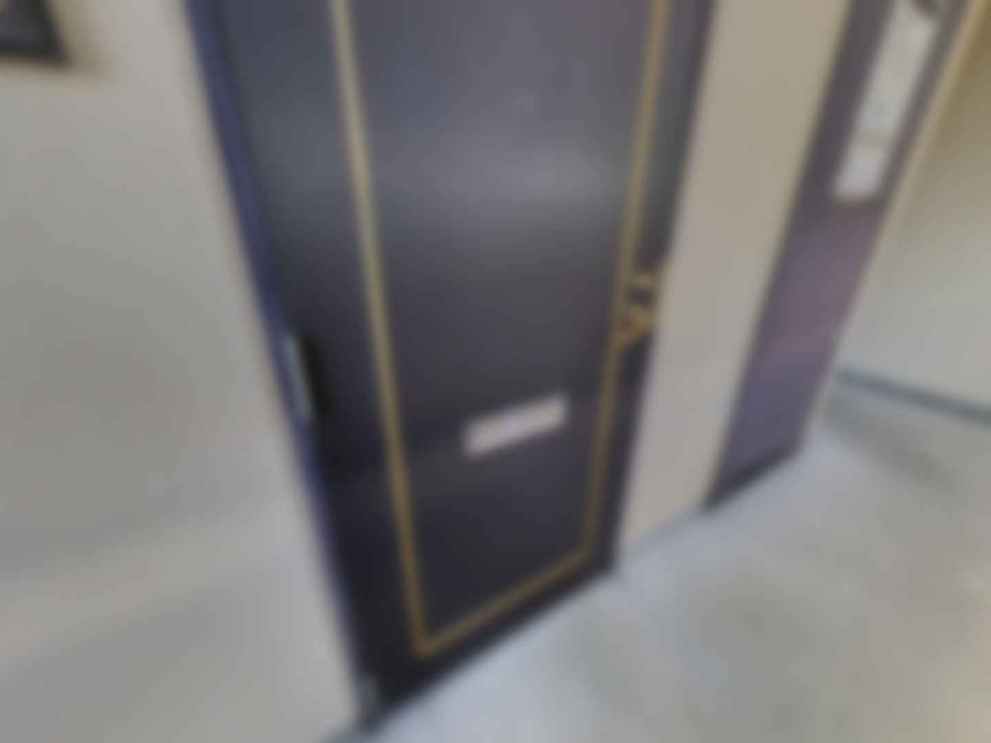 loading blurry tour image