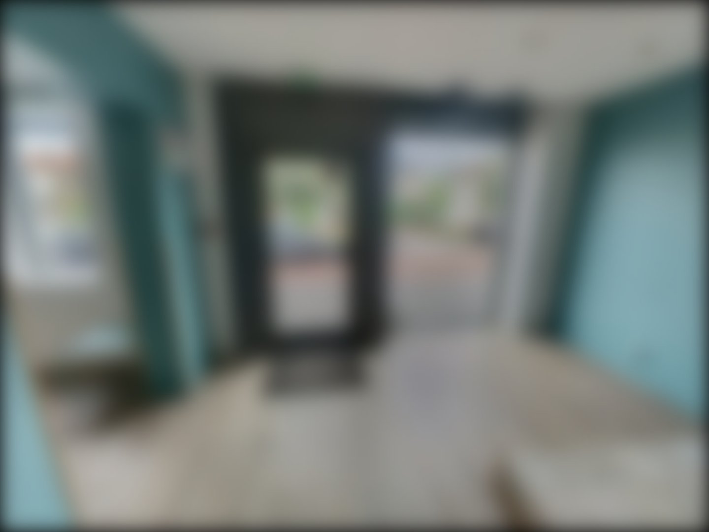 loading blurry tour image